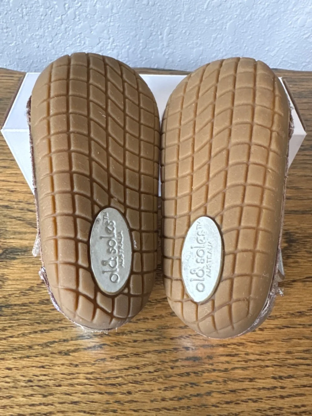 Old soles baby walker sneakers shoes unisex size 5 (12 - 15 Months)